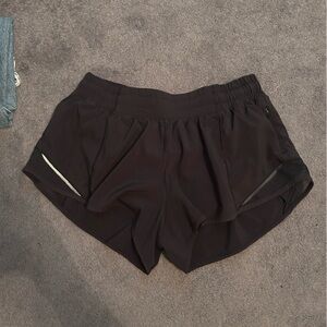 LULULEMON black hotty hot 2.5 inseam